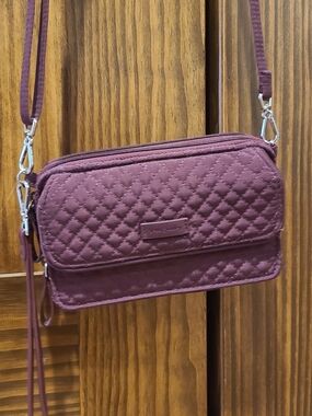 VERA BRADLEY "All In One" Quilted Crossbody/Wristlet Bag!
